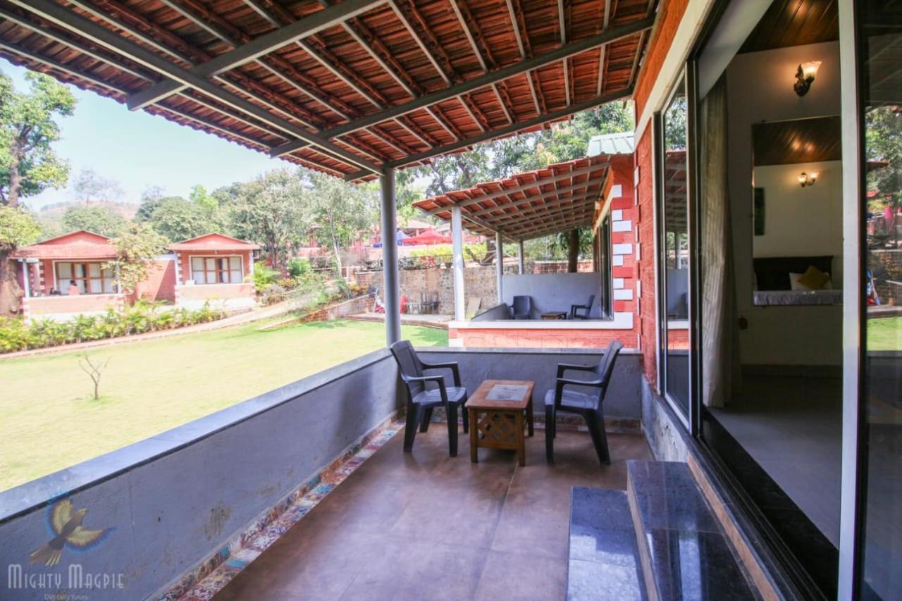 Hotel River Orchid Resort Satara Esterno foto