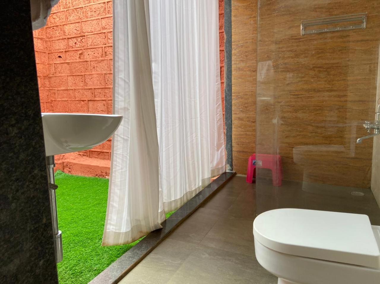 Hotel River Orchid Resort Satara Esterno foto